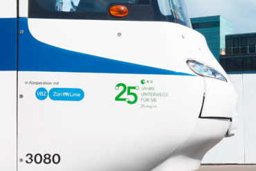 Fahrzeugbeschriftung Logo Branding Full Service Agentur Zürich Tram Verkehr